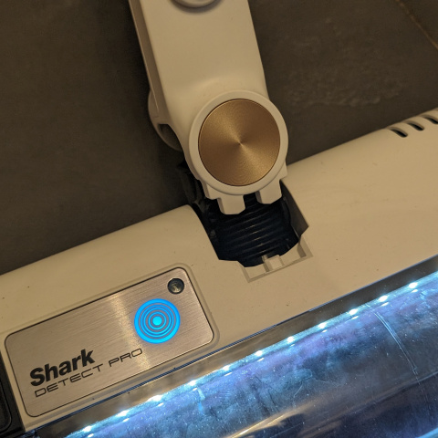 C’est un requin contre la poussière ! Mon test de l’aspirateur-balai Shark Detect Pro, un modèle puissant et abordable