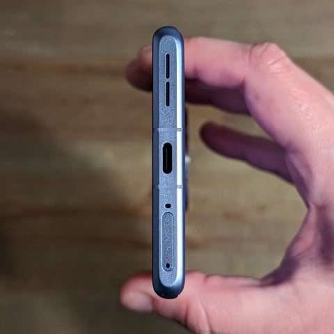 J’ai testé le OnePlus 12R édition Genshin Impact et j’ai pris une bonne claque  : c’est clairement le smartphone le plus stylé du moment !