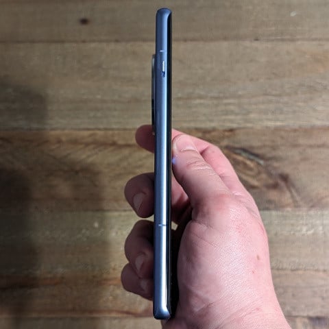 J’ai testé le OnePlus 12R édition Genshin Impact et j’ai pris une bonne claque  : c’est clairement le smartphone le plus stylé du moment !