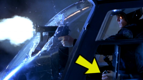 If you stop the Terminator 2 movie at the 108th minute, you'll see that the T-1000 has a serious problem: it looks like a mistake, but it's not! 