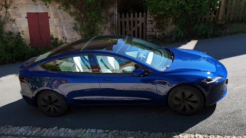 J'ai testé la nouvelle Tesla Model 3 Highland ! Tesla confirme-t-elle son statut de reine des voitures électriques ?