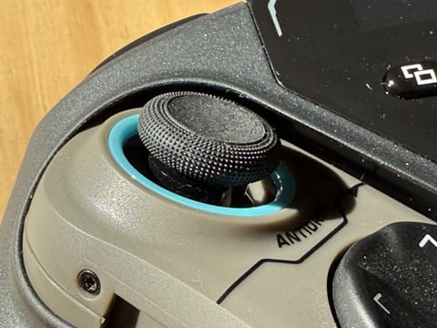 Test de la manette modulable Turtle Beach Stealth Pivot : simple gadget ou vrai game changer ?