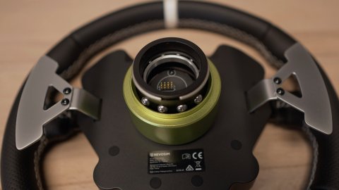 Test du volant Revosim RS Pure : Nacon face à Fanatec et Moza