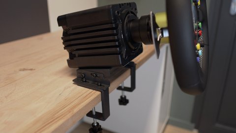 Test du volant Revosim RS Pure : Nacon face à Fanatec et Moza