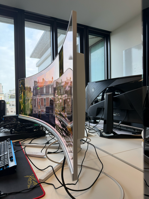 J'ai trouvé l'écran PC 32:9 à dalle QD-OLED incurvée le plus polyvalent et immersif du marché à un prix défiant toute concurrence : mon verdict sur le Philips Evnia 49M2C8900L