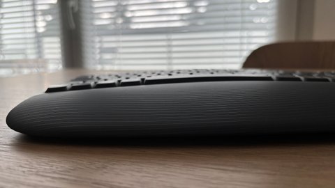 Logitech Comfort Plus Combo MK880 : j’ai testé le combo clavier/souris ultime pour le télétravail et réduire les douleurs