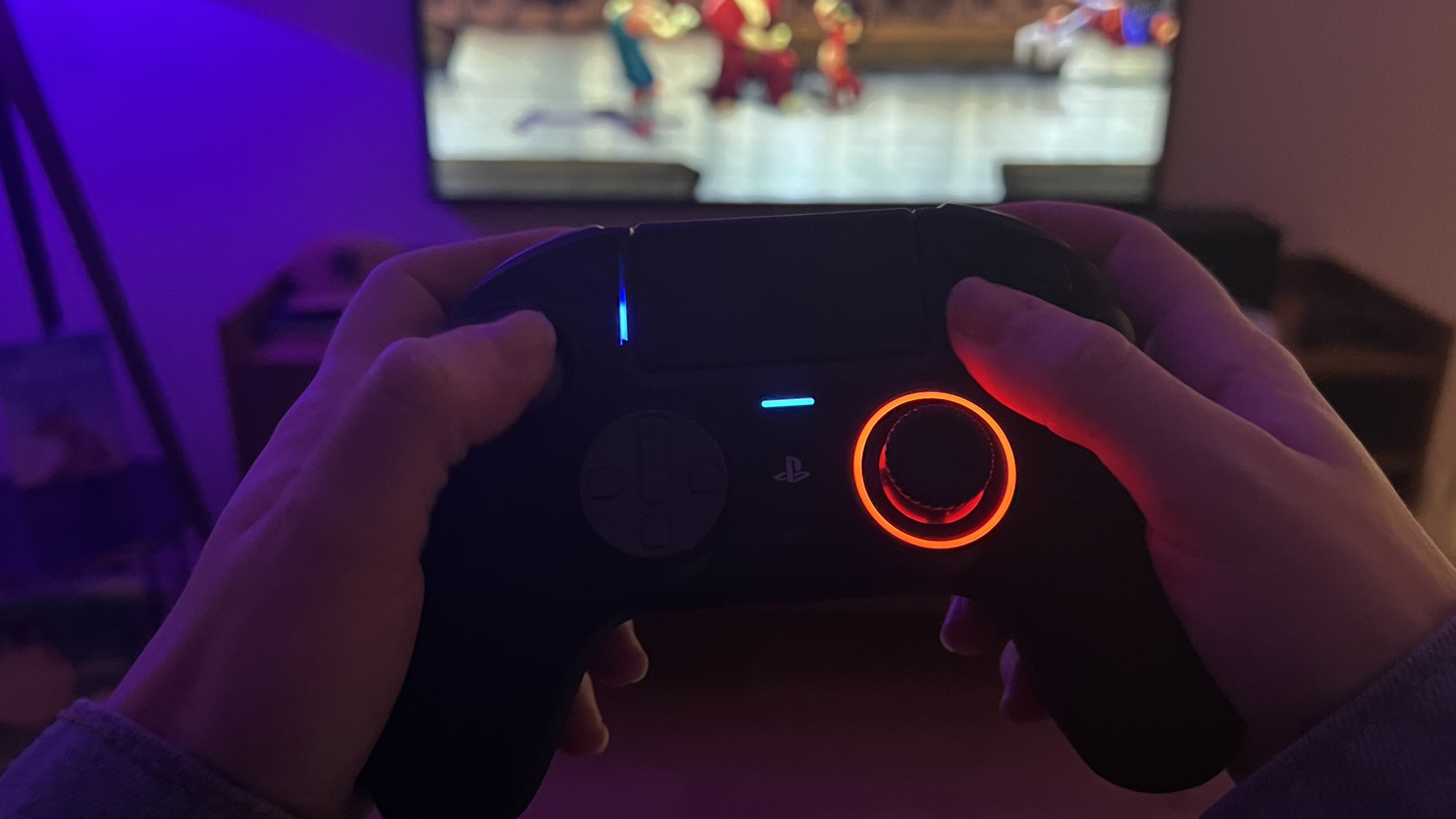 PlayStation 4 : on a testé l'accessoire de Sony qui transformera votre  DualShock 4 en manette pro gamer